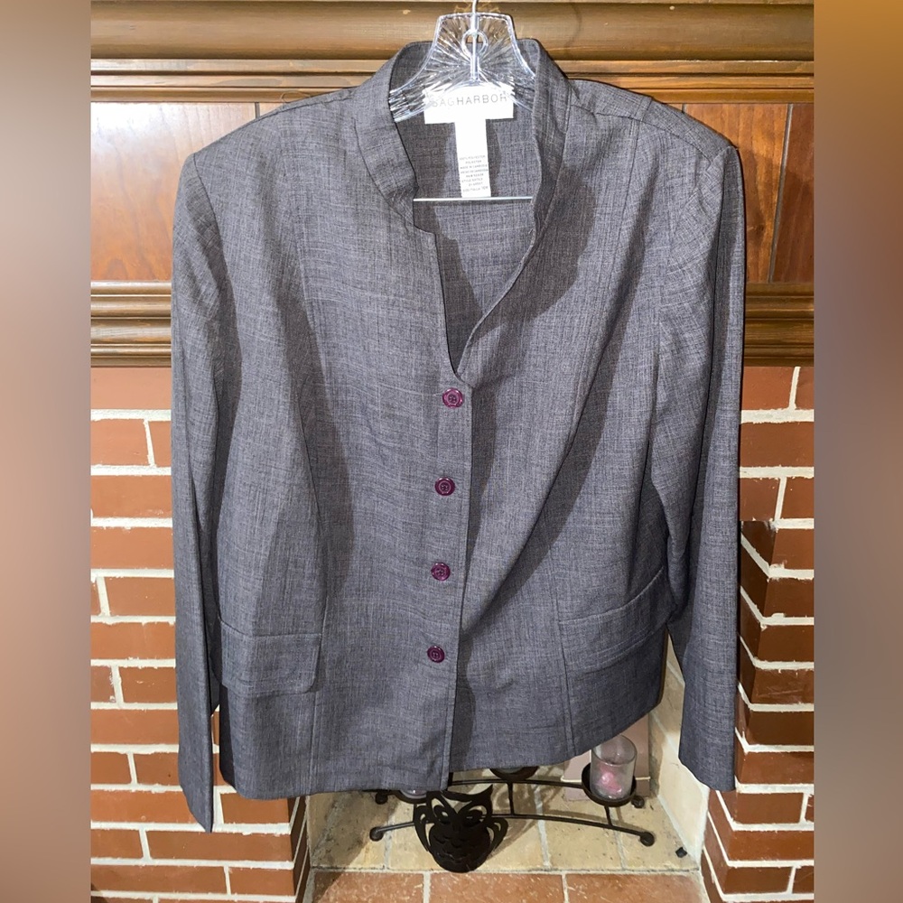 Women’s suit
